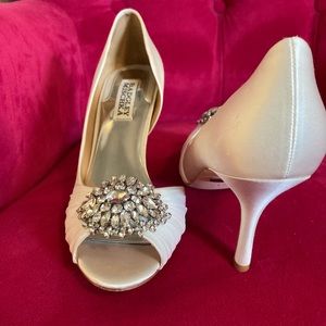 COPY - Never worn white Badgley Mischka size 7  heels